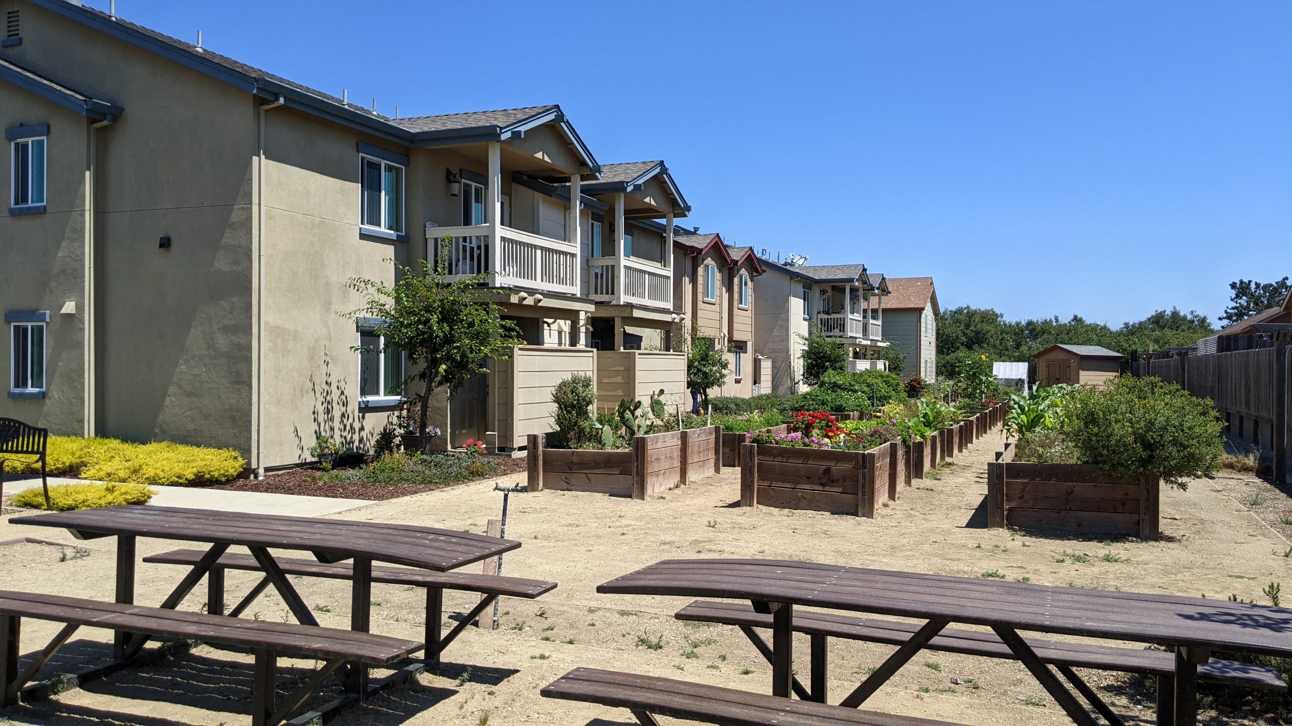 Sea Garden Apartments Chispa